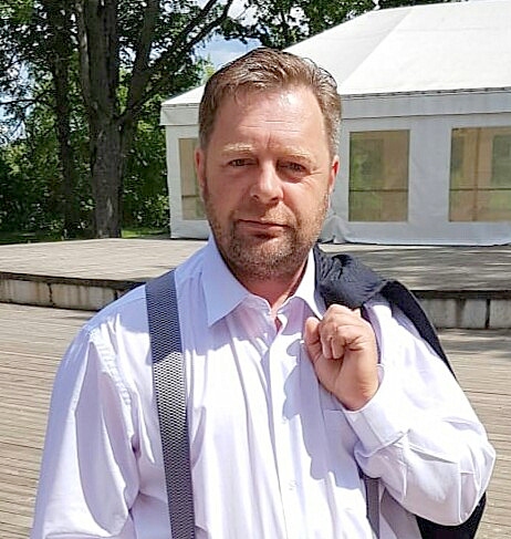 Artis Leončiks akmeņkaļa prasmes nav aizmirsis arī šodien.
Autors: no Arta albuma