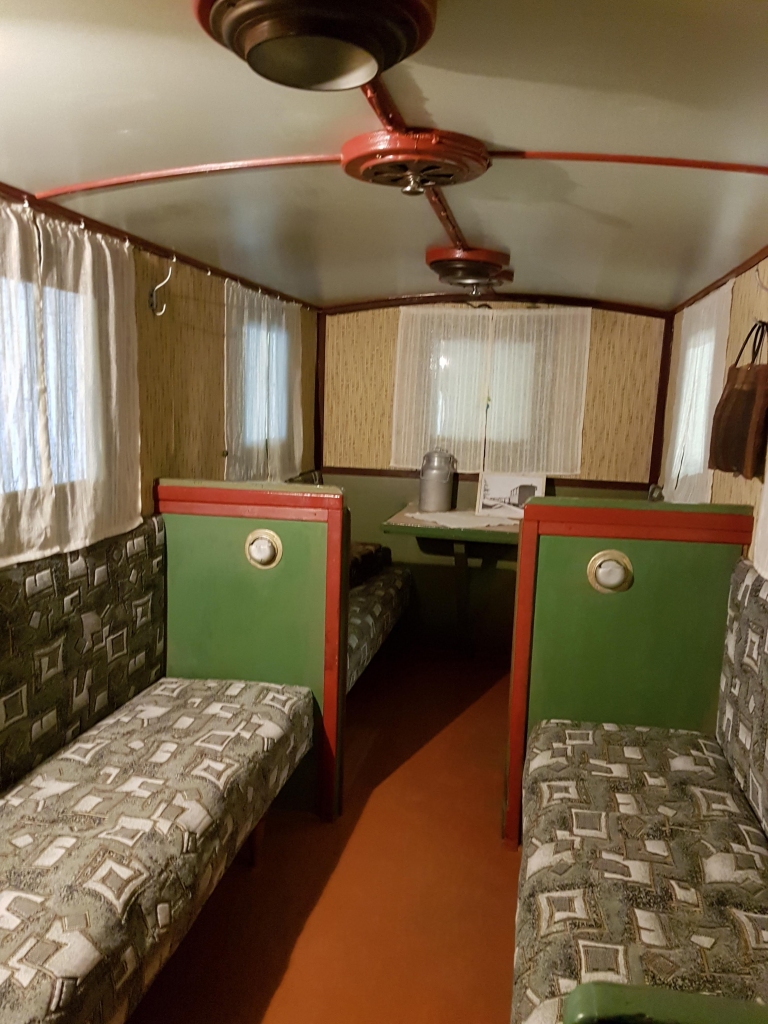 Dienesta vagons. Priekšnieku vajadzībām tajā bija mīkstās mēbeles un pat tualete.