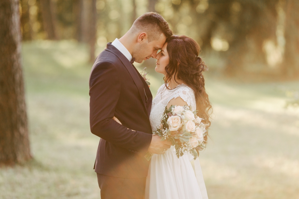 Rūgts! Paula un Kristaps Vārpiņi kāzu dienā.