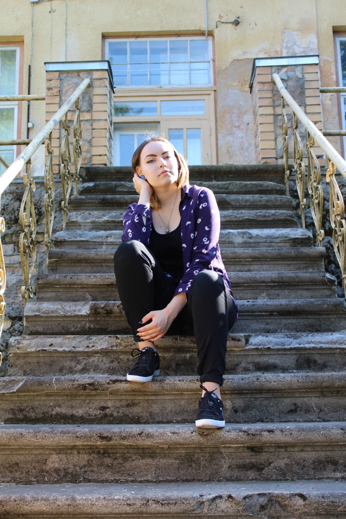 Krista Kristiāna Bernoviča ir astotā Viļņa Plūmes piemiņas stipendijas saņēmēja, un pēdējos mēnešus viņa aizvada Rīgā, studējot sabiedriskās attiecības Biznesa augstskolā “Turība”.
Autors: no personīgā albuma