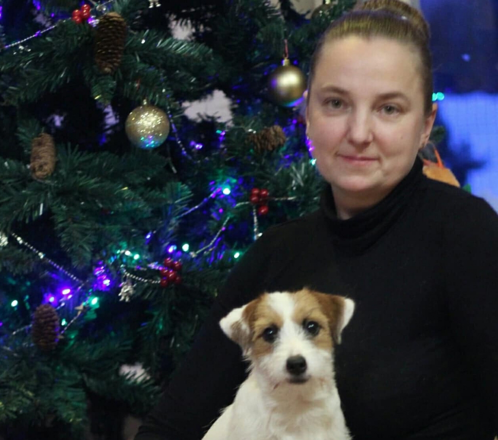 OLGA RIEKSTIŅA AR VIENU NO SAVIEM MĪLUĻIEM. “Bērni grib, lai mamma būtu vairāk mājās, bet dzīves ritms šodien visiem ir aktīvs. Ja neesi nepārtrauktā kustībā, tad arī neko nesasniegsi,” teic jubilāre.
Autors: no Olgas Riekstiņas albuma