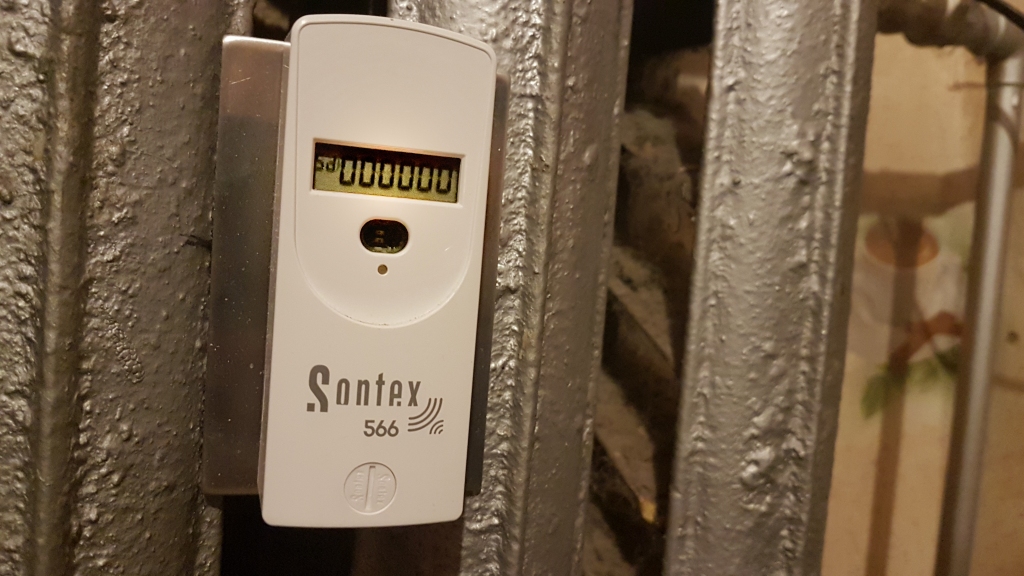 Modernās tehnoloģijas. Daudzus Indrānu ielas 6. mājas iedzīvotājus šī iekārta — alokators — darīja laimīgākus. Tiesa, vien neilgi.