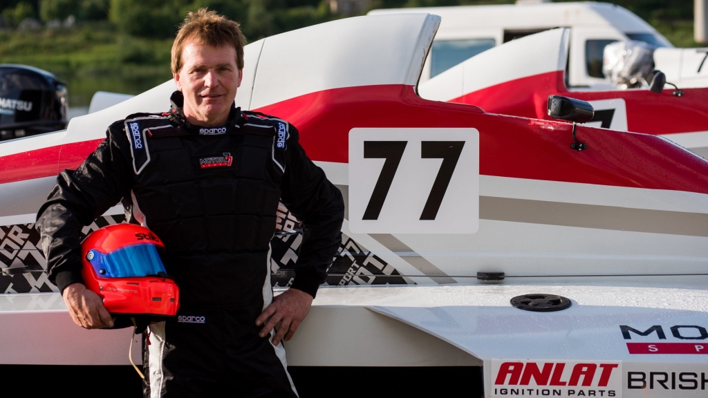 Lotārs Millers bija Eiropas mēroga un visu laiku labākais Latvijas ūdens motosportists, treneris un ātrumlaivu konstruktors un būvētājs, kurš traģiski zaudēja dzīvību avārijā.
Autors: no 