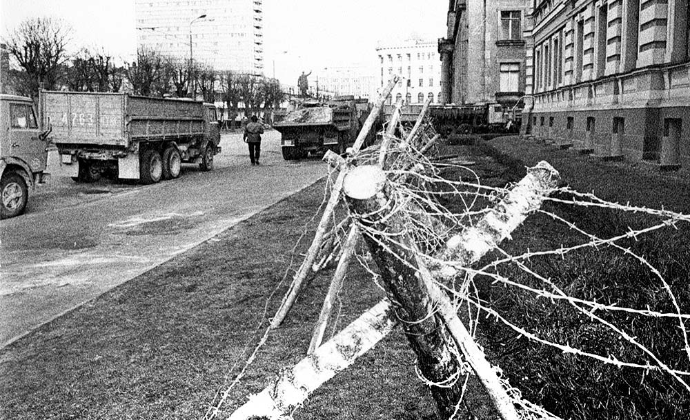 Ministru padome pirms 28 gadiem. Barikāžu materiāls no visām Latvijas malām.
Autors: no laikmetazimes.lv