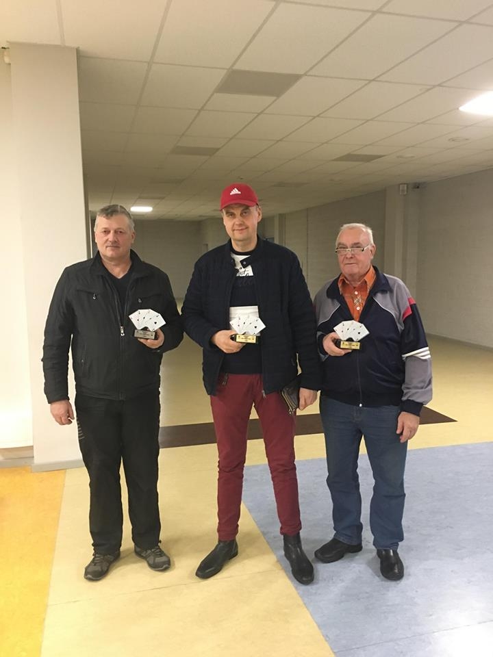 Labākie zolmeistari. Aizkrauklietis Viktors Ūzuls (no kreisās), baldonietis Dainis Stolers un Ilgvars Gritāns no Viļāniem.
Autors: A. Krastiņa foto