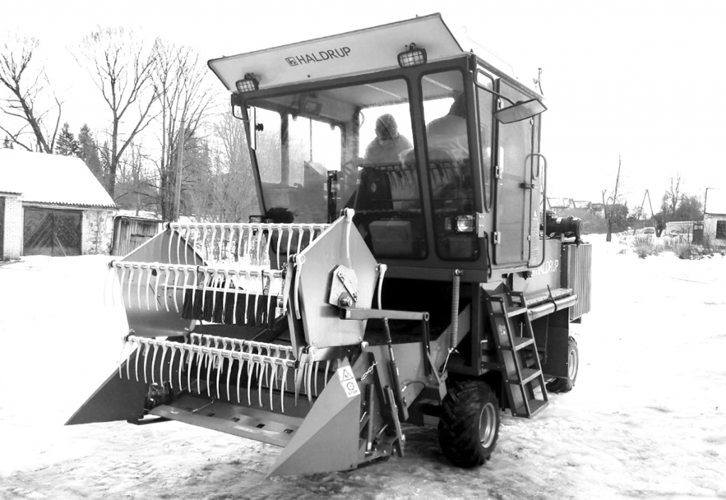 Moderna laboratorija ar riteņiem. Janvāra vidū Zinātniskais institūts Skrīveros saņēma firmas “Haldrup” zālāju kombainu.
Autors: no Zemkopības institūta