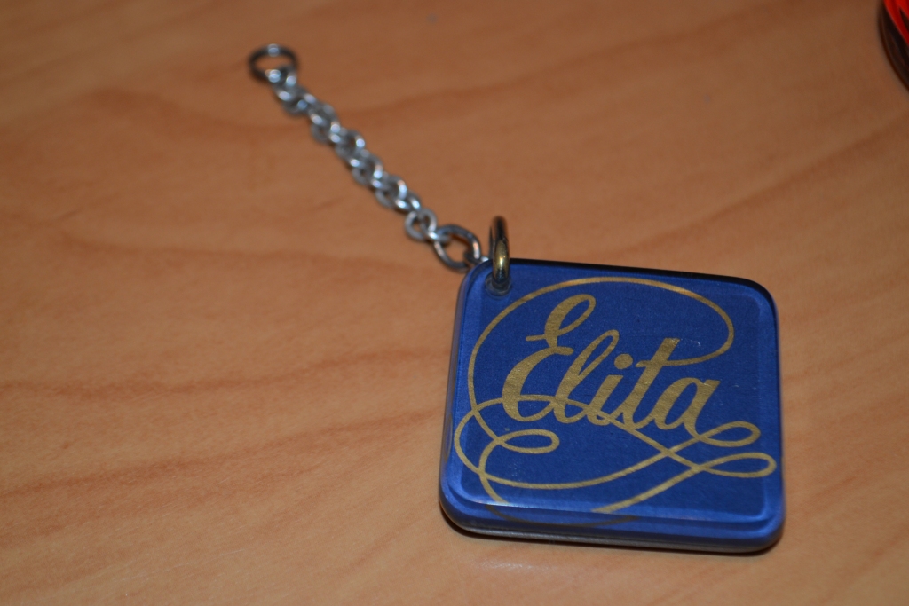 PIEKARIŅŠ AR NOSTALĢIJU. Atslēgas piekariņi ar padomju laikos populāro cigarešu marku “Elita” attēlu.