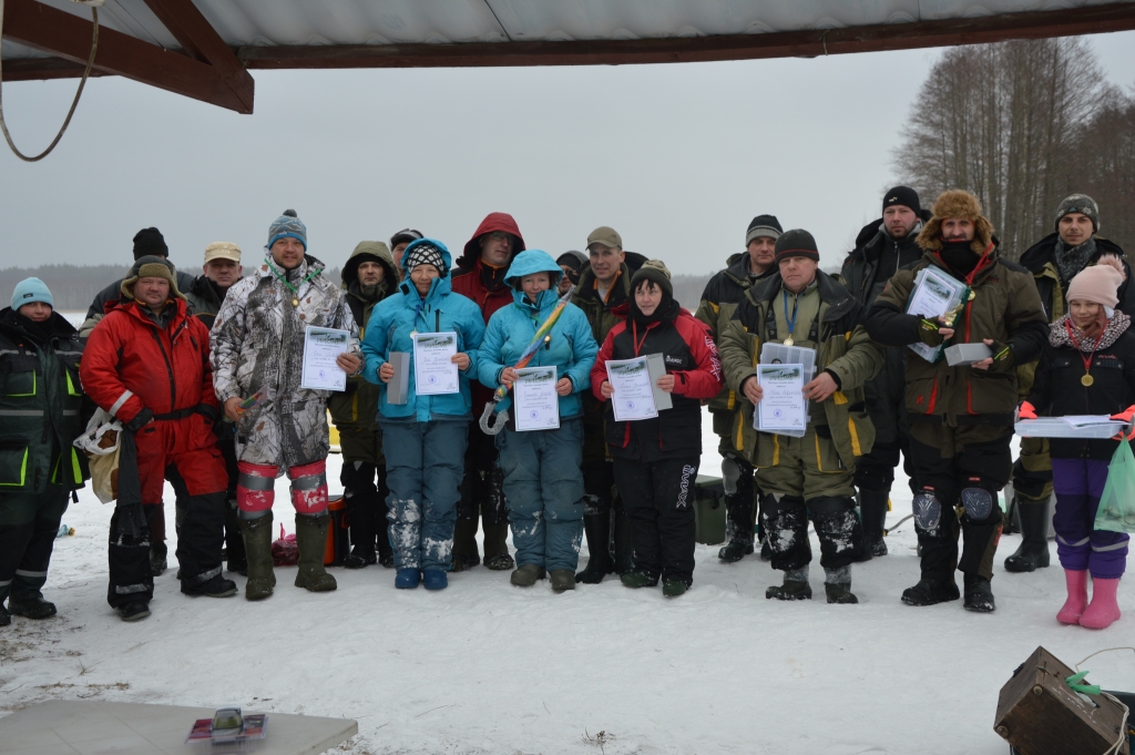KATRAM SAVS LOMS. Lai vai cik daudz, bet zivis ķērās katram dalībniekam.
Autors: Sandra Stūra foto