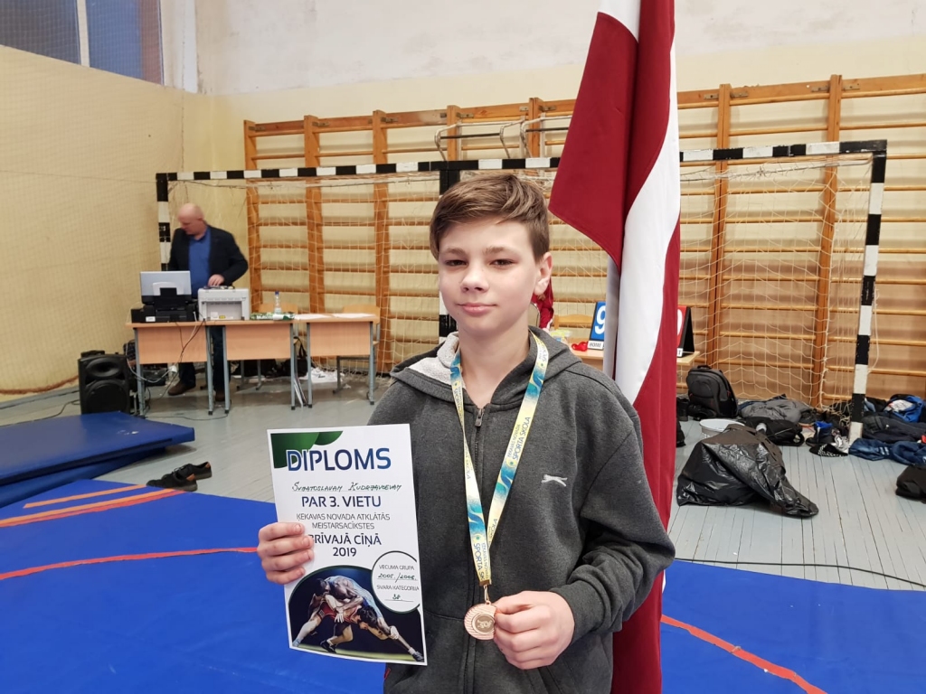 Bronza meistarsacīkstēs. Svjatoslavs Vasīlijs Kudrjavcevs sacensībās izcīnīja bronzas godalgu.