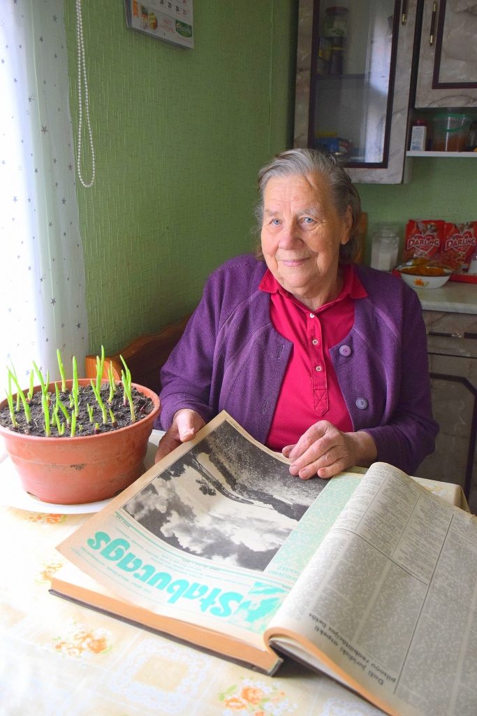 Neretiete Velta Strautiņa pāršķirta pirmos “Staburaga” eksemplārus.