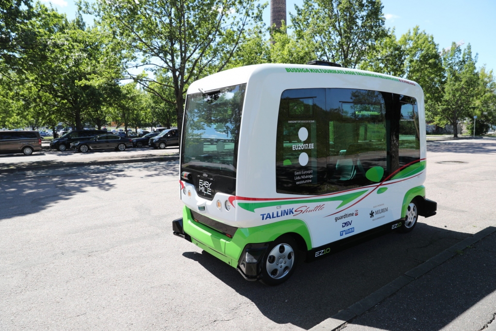 ROBOTBUSS. Tallinā tika testēti divi šādi Francijā ražoti robotbusi. Kāds kursēs Aizkrauklē, tas būšot zināms tikai pēc iepirkuma noslēguma.
Autors: no https://news.err.ee