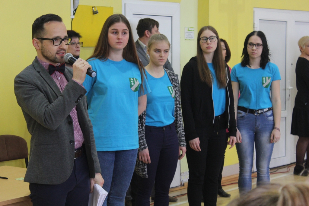 VEIKSMI KONKURSĀ dalībniekiem vēlēja tā vadītājs Edgars Bērziņš.
Autors: no Pļaviņu novada ģimnāzijas