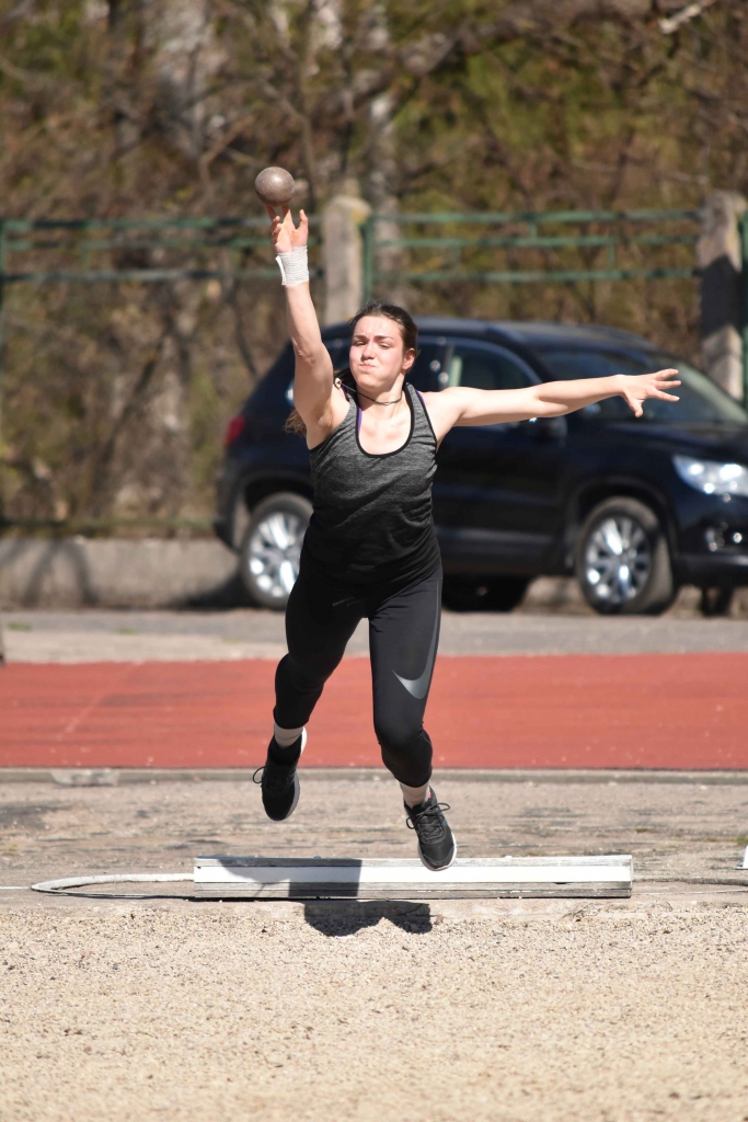 U20 grupas lodes grūšanā sacentās Liega Krasovska. Konkurence bija sīva, ar 8,02 m tālu metienu goda pjedestālam nepietika.