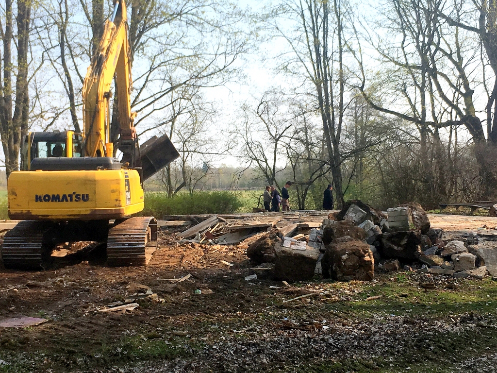 Vieta jaunajai estrādei sagatavota. Piedaloties starptautiskajā projektā, Neretas novada Mazzalves pagastā šovasar cels jaunu estrādi.
Autors: no Mazzalves pamatskolas