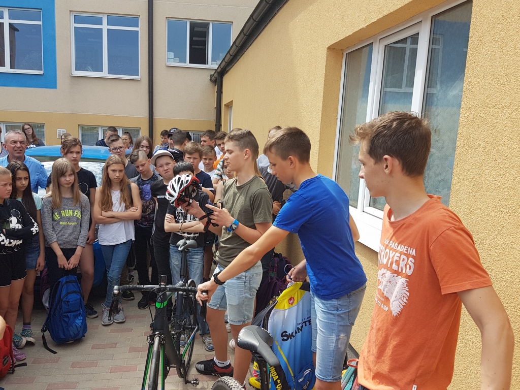 VELO IESPĒJAS ir tik dažādas — jauniešiem stāsta “Skanstes” pārstāvji.
Autors: no Pļaviņu novada ģimnāzijas