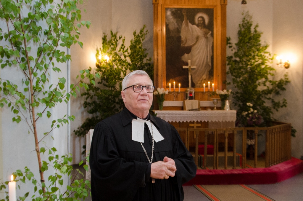 Tik ātri skrien laiks! Mācītājam Valdim Baltrukam šķiet neticami, ka Koknesē nokalpots jau 30 gadu.
Autors: Mārča Briškas foto