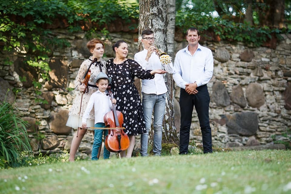 Ģimene. Dēls Lūkass (7), meita Beāte (17), mamma Nata, vecākais dēls Aksels (14) un vīrs Māris.
Autors: no ģimenes albuma