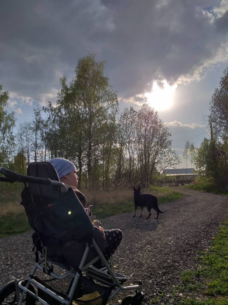 “MŪŽĪGAIS BĒRNS”. Gintas Jakubovskas Kārlītim (attēlā) mammas un tēta palīdzība un klātbūtne būs vajadzīga vienmēr, katru dienu 24 stundas. Vienmēr.
Autors: no Gintas Jakubovskas albuma
