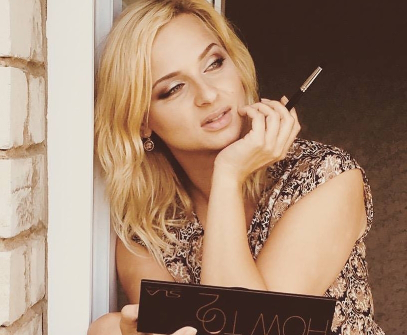 Grima māksliniece Aiga Židova.