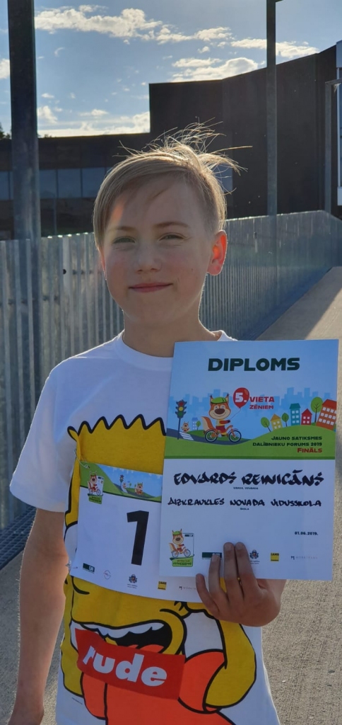 Jaunais satiksmes dalībnieks. Aizkrauklietis Edvards Reinicāns Latvijas finālā izcīnīja 5. vietu un ir apņēmības pilns nākamgad cīnīties par augstāku vietu un ceļazīmi uz Eiropas sacensībām.