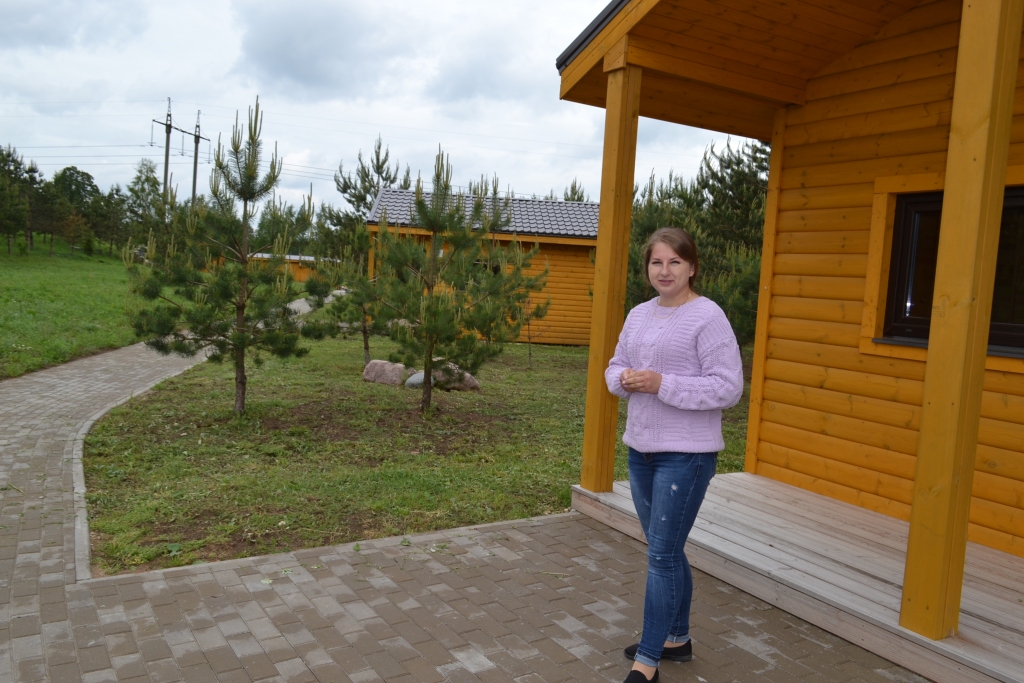 PRIEKS PAR PADARĪTO. “Balseru” saimniece Solveiga Laizāne teic, ka ir ļoti uzņēmīga — ja kaut ko iesākusi un iecerējusi, tad to noteikti izdarīs līdz galam.