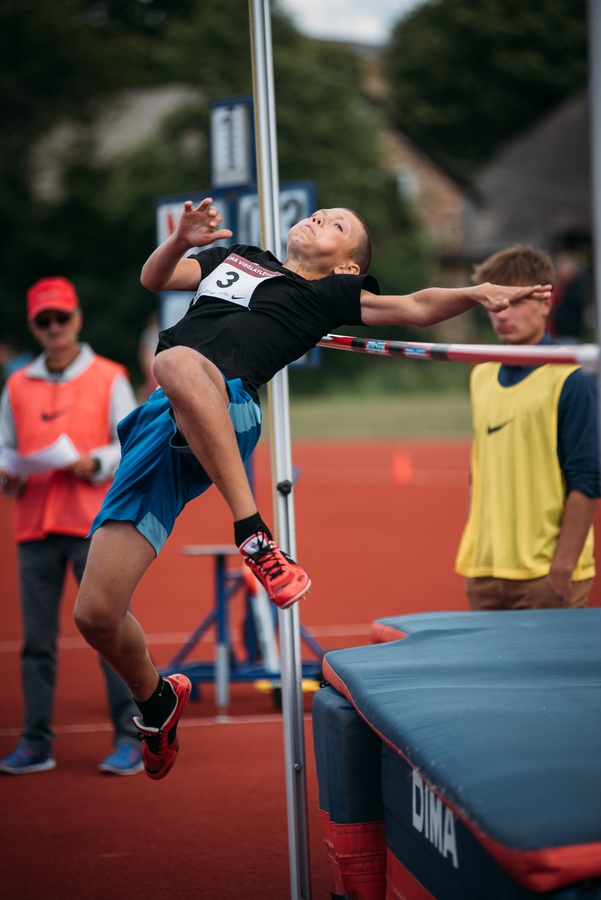 Spēcīgi atsperties un lidot! Koknesietis Henrijs Kalniņš U14 vieglatlētikas čempionātā augstlēkšanā zēniem izcīnīja 3. vietu.
Autors: Gunta Bērziņa foto