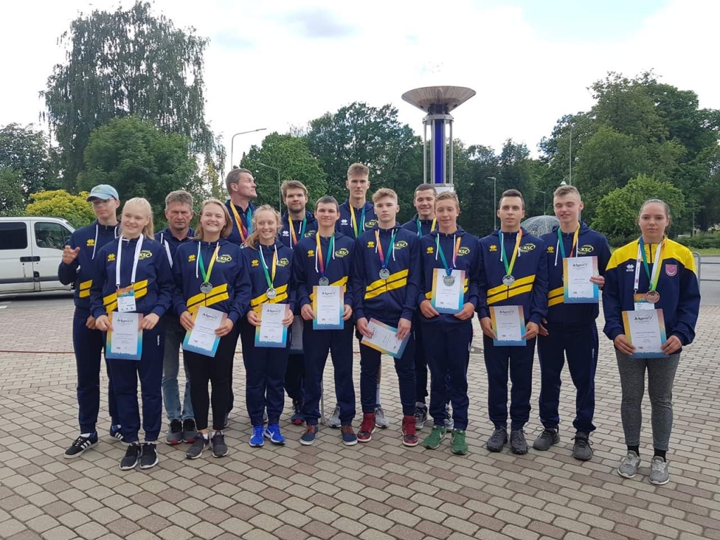Kokneses jaunie sportisti ar saviem apbalvojumiem.
Autors: no Kokneses sporta centra
