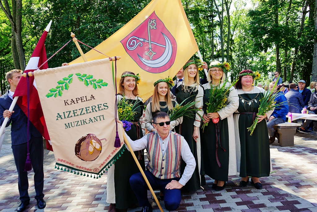 SVĒTKI vieno visa novada cilvēkus.
Autors: no ‘‘Staburaga’’ arhīva