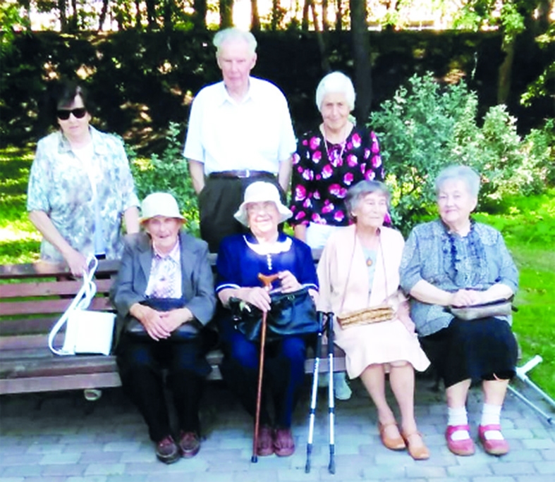 Klasesbiedri. Pirms 66 gadiem aizvērām Pļaviņu 1. vidusskolas durvis.
Autors: no personīgā albuma