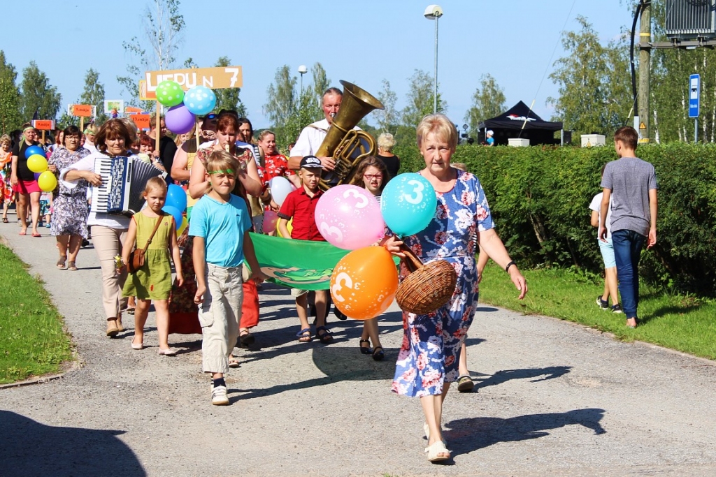 Svētki pašiem un ciemiņiem.
Autors: no www.vecumnieki.lv