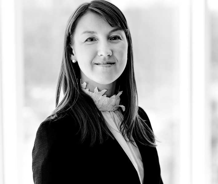 Ieva Andersone uzskata, ka medijam ir jābūt kā labam skolotājam.
