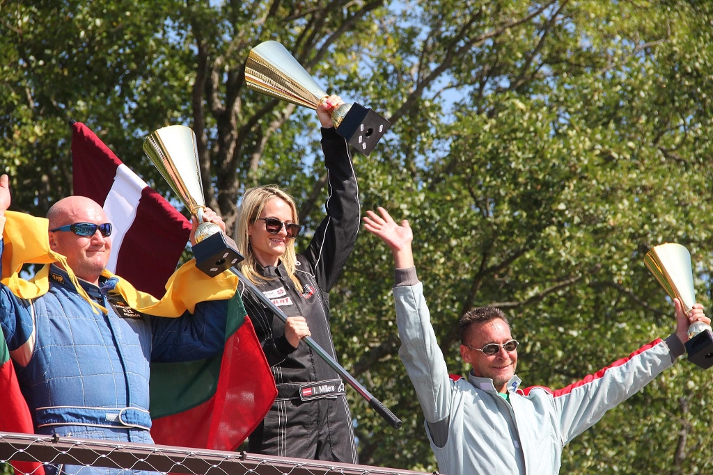 Uzvara Lietuvā. Eiropas čempionāta 2. posma labākā FR1000” klasē — Ieva Millere.
Autors: no Ievas Milleres albuma