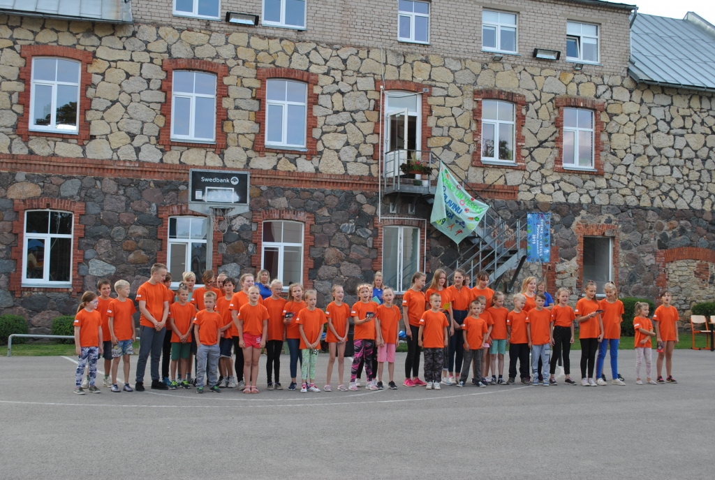 AKTĪVI, RADOŠI UN JAUTRI bērniem pagāja katra nometnes diena.
Autors: Sandra Pumpure