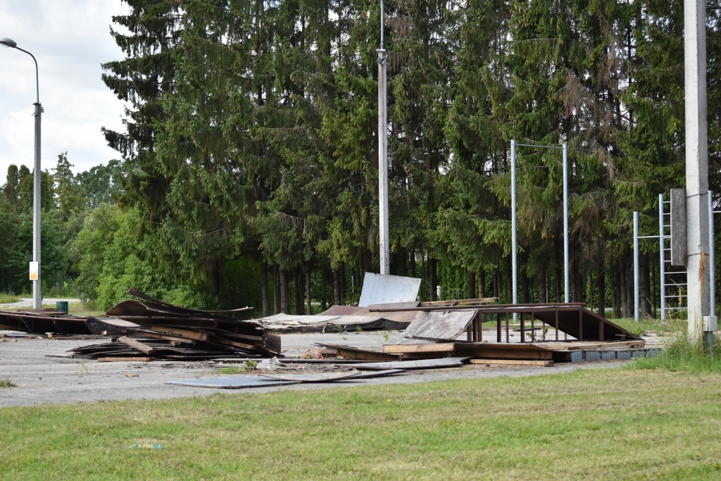 Savu laiku nokalpojis. Kokneses āra skeitparks jau demontēts, tā vietā tiks izbūvēts jauns un modernāks.