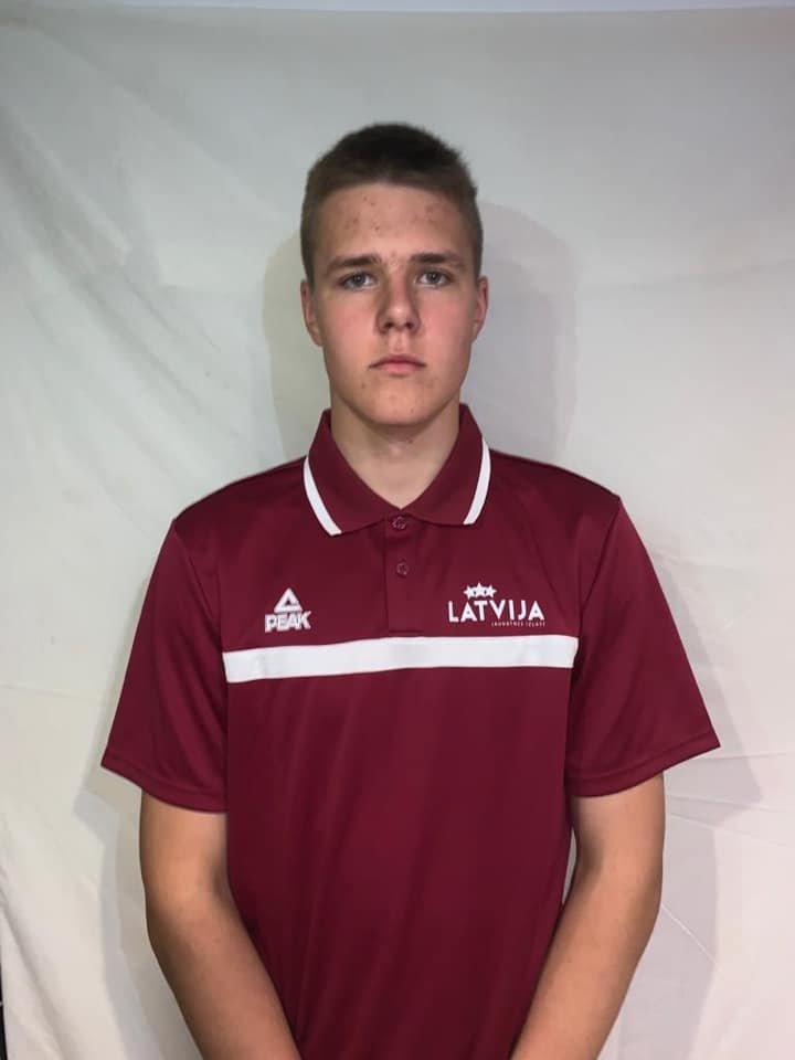 Ceļā uz basketbola virsotni. Jaunais basketbolists Jānis Matušonoks no Kokneses.
Autors: no personīgā albuma