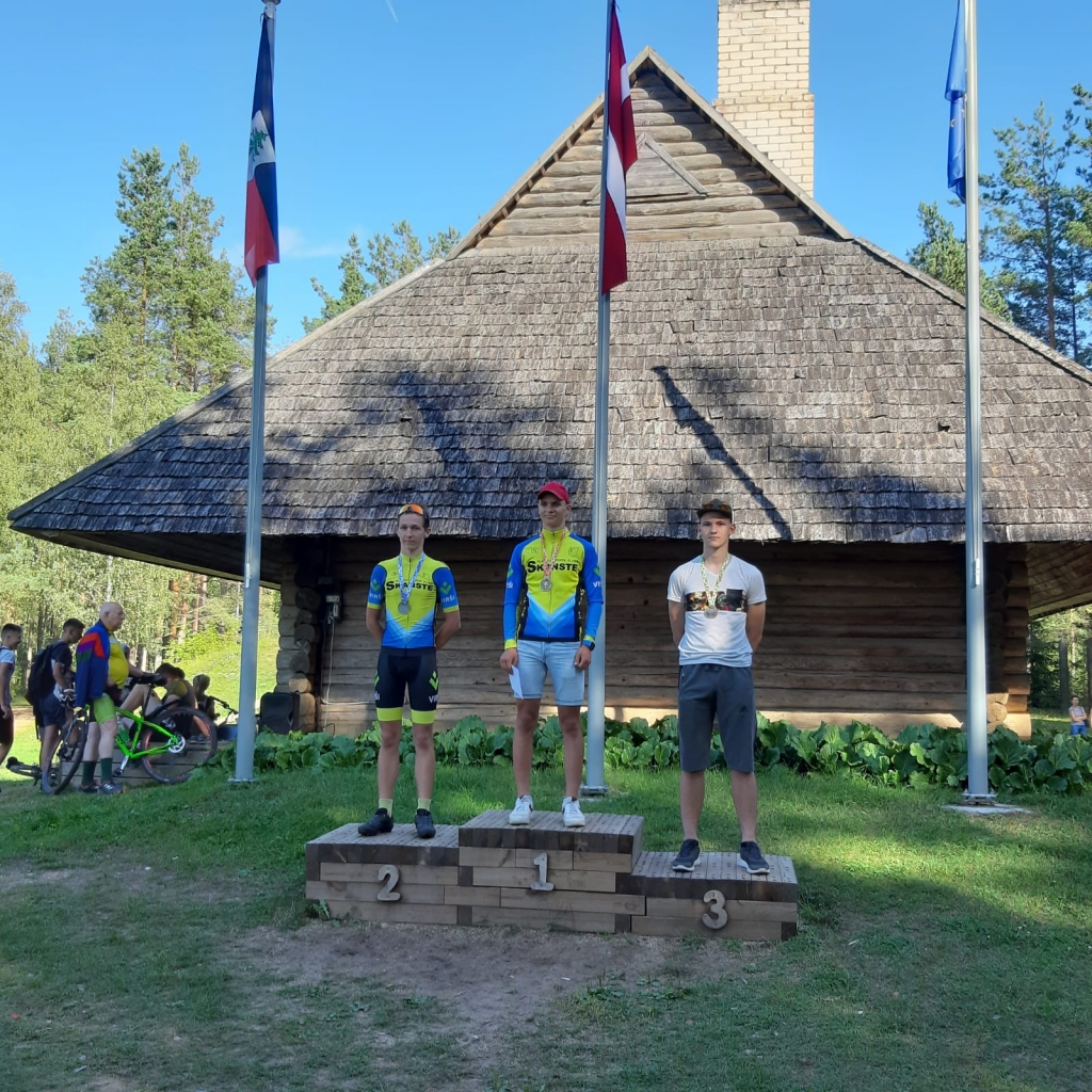 Ar velosipēdu apkārt Radžu ūdenskrātuvei.
Autors: Sandra Pumpure