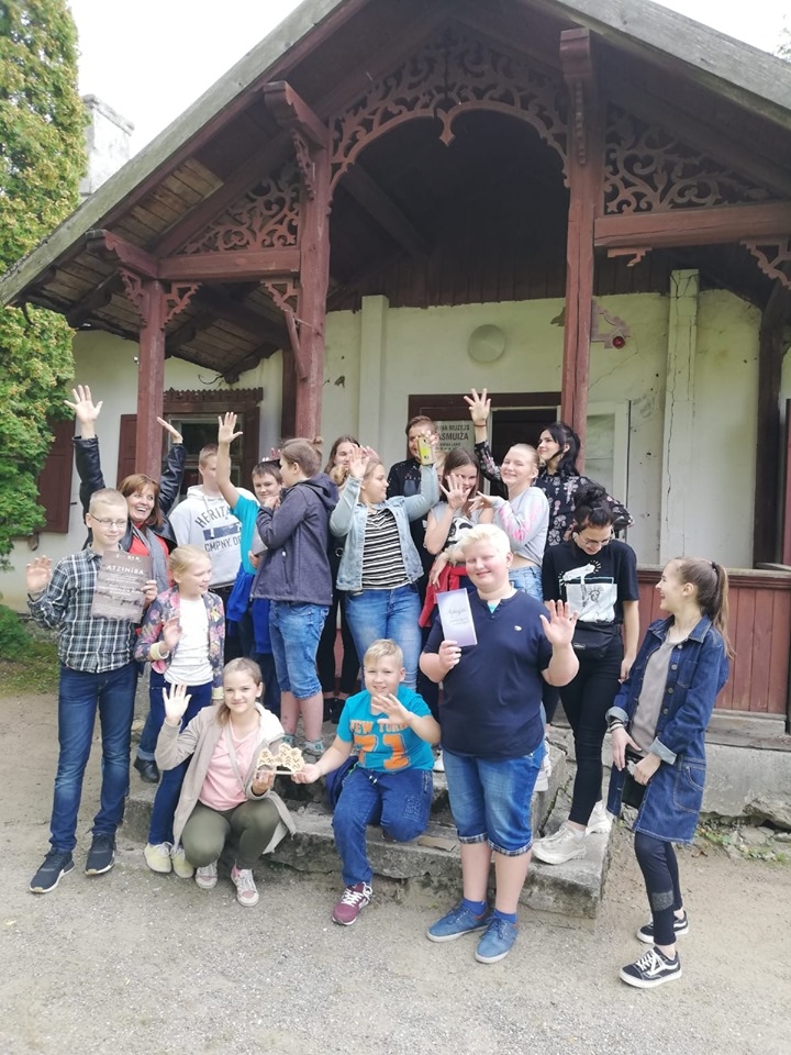 SECIEŠI Raiņa muzejā Jasmuižā, kur piedalījās arī Dzejas dienu pasākumā.