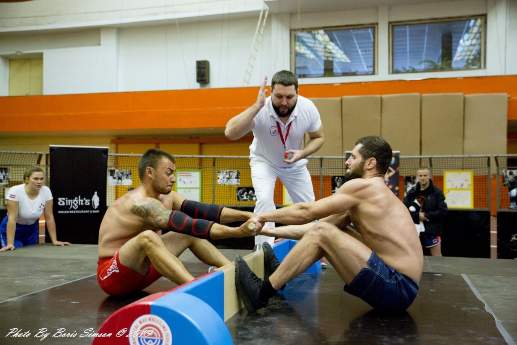 Aiziet! Mārtiņš Lielups (no kreisās) no Aizkraukles masreslinga sacensībās.
Autors: no personīgā albuma