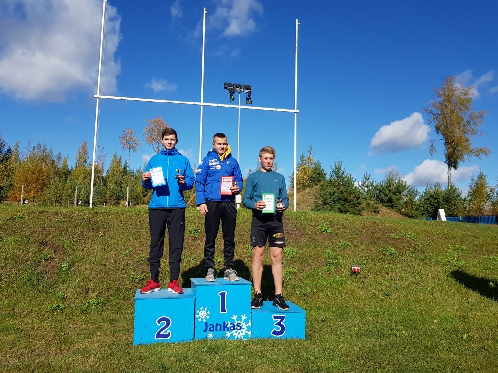Ātrākie. A grupas jaunieši — 2000 m skrējēji. Toms Gaigalnieks (no kreisās), Edijs Eiduks un Juris Tomaševskis.
Autors: no Kokneses sporta centra