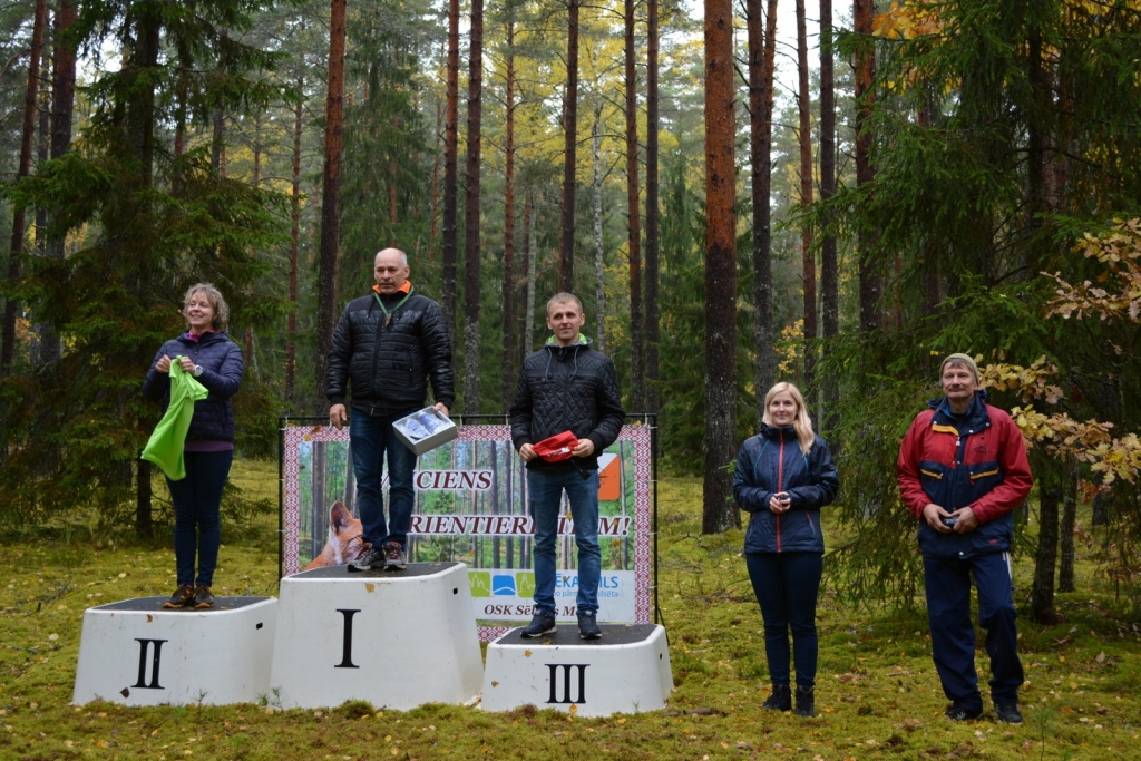 UZ GODA PJEDESTĀLA pirmajās divās vietās Inga un Jānis Ziediņi.
Autors: no Jēkabpils sporta centra