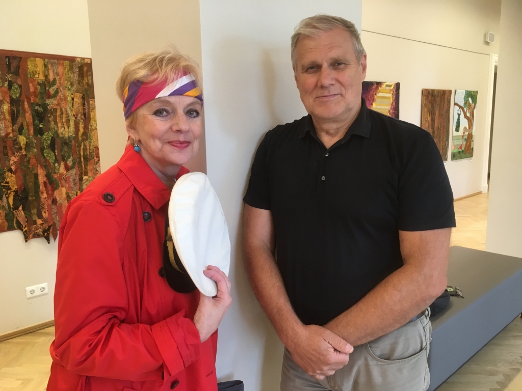 MĪLESTĪBAS VĒSTULES viens otram uz skatuves atkal lasa lieliskie aktieri Mirdza Martinsone un Juris Kalniņš.
Autors: Irēna Bērziņa