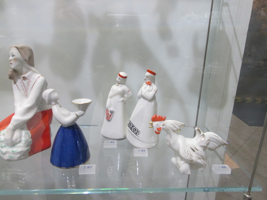 NOSTALĢIJA. Pagājušajā gadsimtā šādas porcelāna figūriņas bija ne vienā vien mājā.
Autors: Ināra Sudare