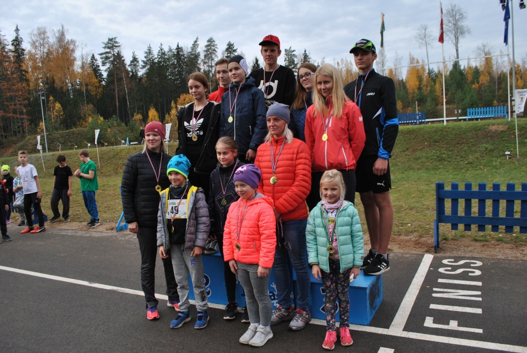 UZVARĒTĀJI. Visu grupu 1. vietas ieguvēji.