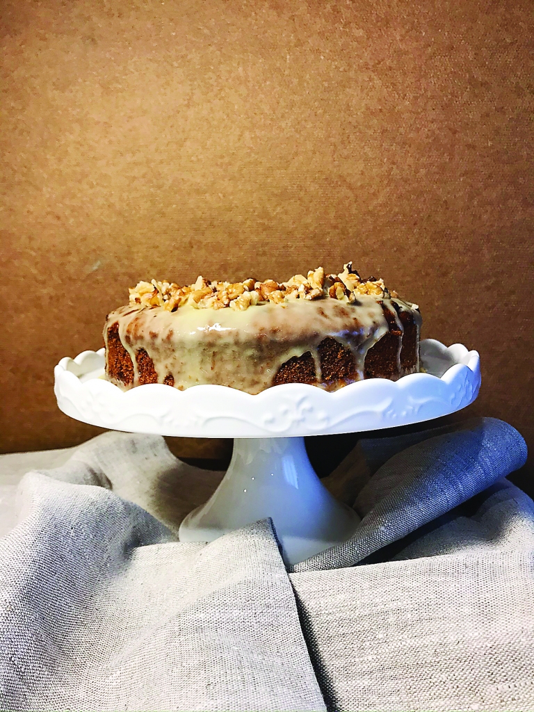 Burkānu kūka ar siera glazūru.