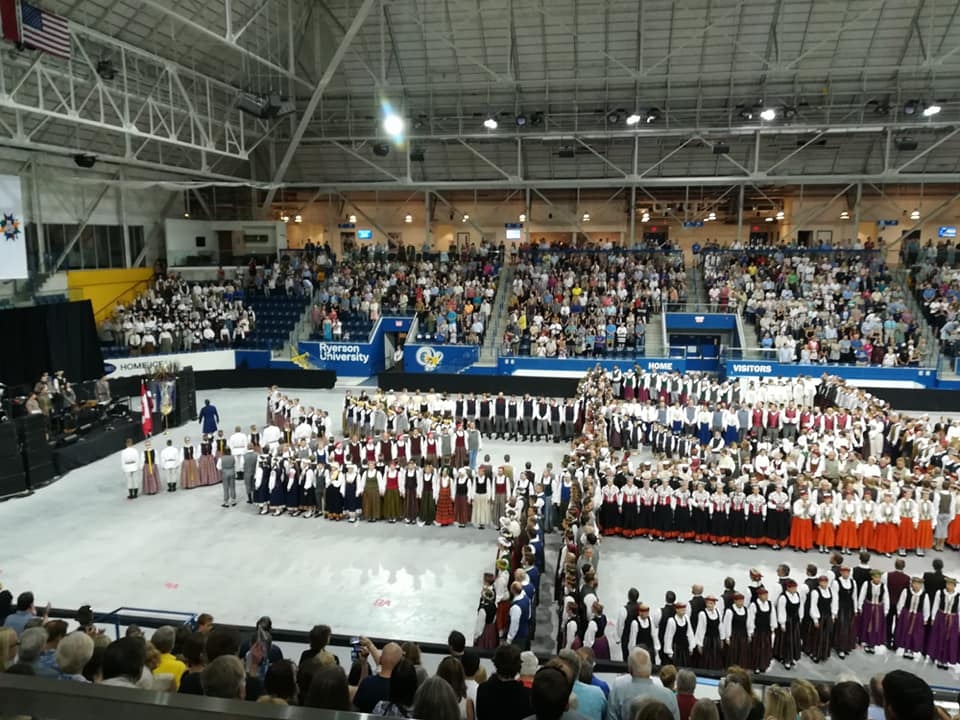 DZIESMU SVĒTKU koncerta norise.
Autors: no “Dzirnu” arhīva