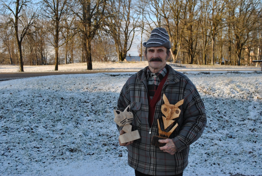 JŪRNIEKS — ar tādu vārdu daudzi pazīst vietalvieti Pāvelu Ohņevski. Viņa lielākā aizraušanās gan nav saistīta ar ūdeņiem, bet koka darbiem.