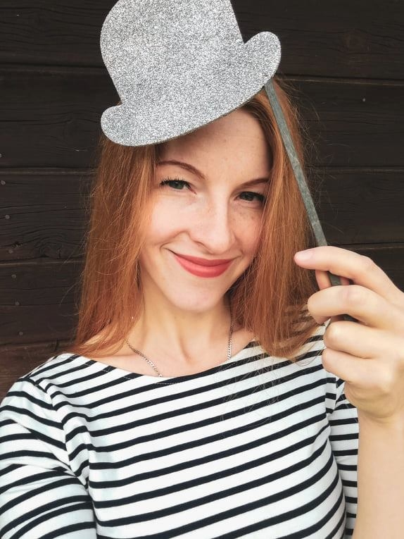 FOTO ir interesantāks ar dažādiem atribūtiem, kas arī top Staburaga pagastā. Savu veikumu demonstrē Kristīne Freimane.
Autors: no Jāņa Freimaņa arhīva