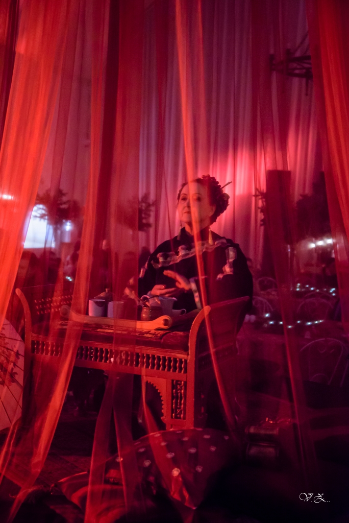 TĒJAS DZERŠANAS RITUĀLS.