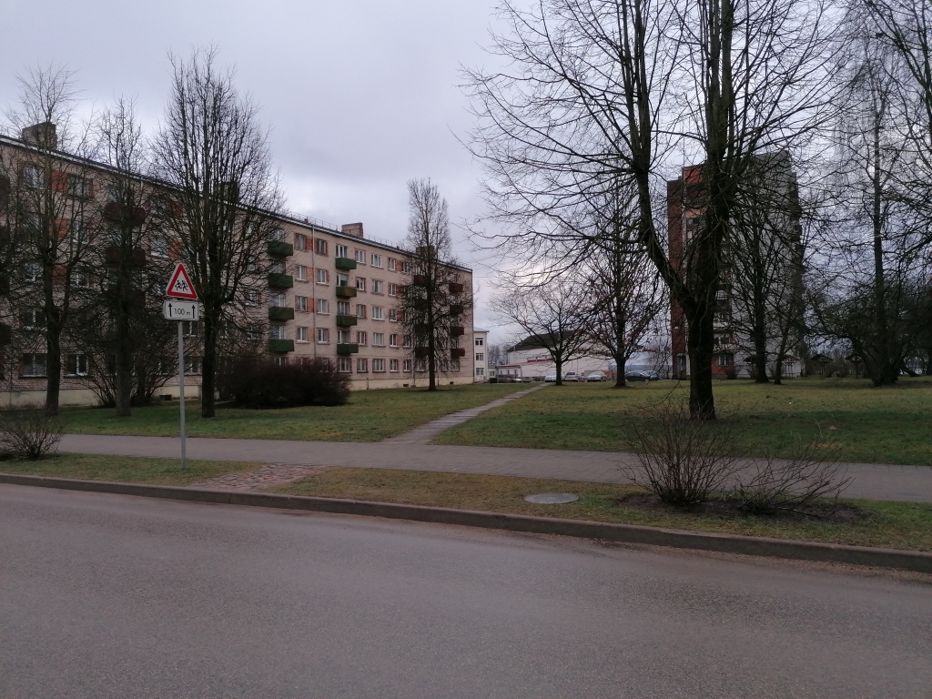 Drīz te būs automašīnu stāvlaukums. Tajā iebraukt varēs no Spīdolas ielas un Draudzības krastmalas 4 puses.
