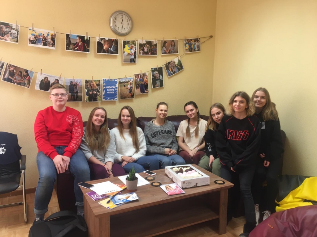 Par jaunu sākumu! Aizkraukles aktīvie jaunieši jaunajās mājās — plašākās telpās, kurās tiek rakstīti projekti, realizēti plāni, pildīti mājasdarbi un pavadīts brīvais pēcstundu laiks.
Autors: no jauniešu domes